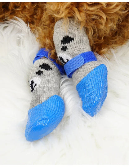Warme Hundesocken für Pfotenschutz