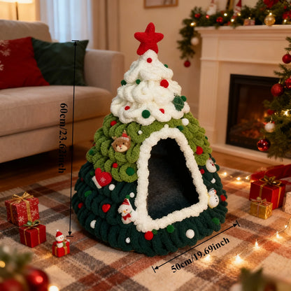 Katzenhöhle im Weihnachtsbaum-Look & Kuschelbett