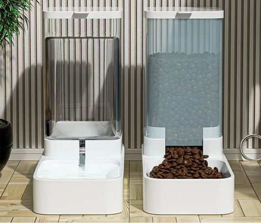 Futter- und Wasserspender für Katzen & Hunde