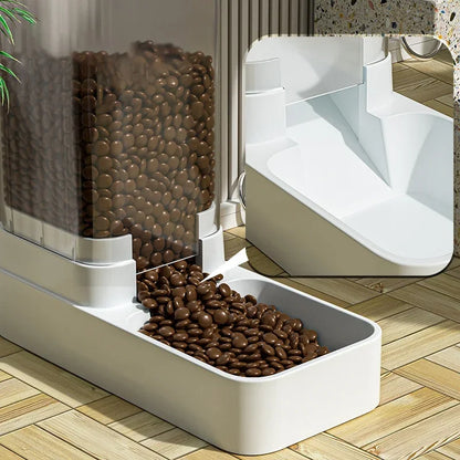 Futter- und Wasserspender für Katzen & Hunde