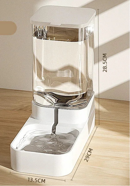 Futter- und Wasserspender für Katzen & Hunde